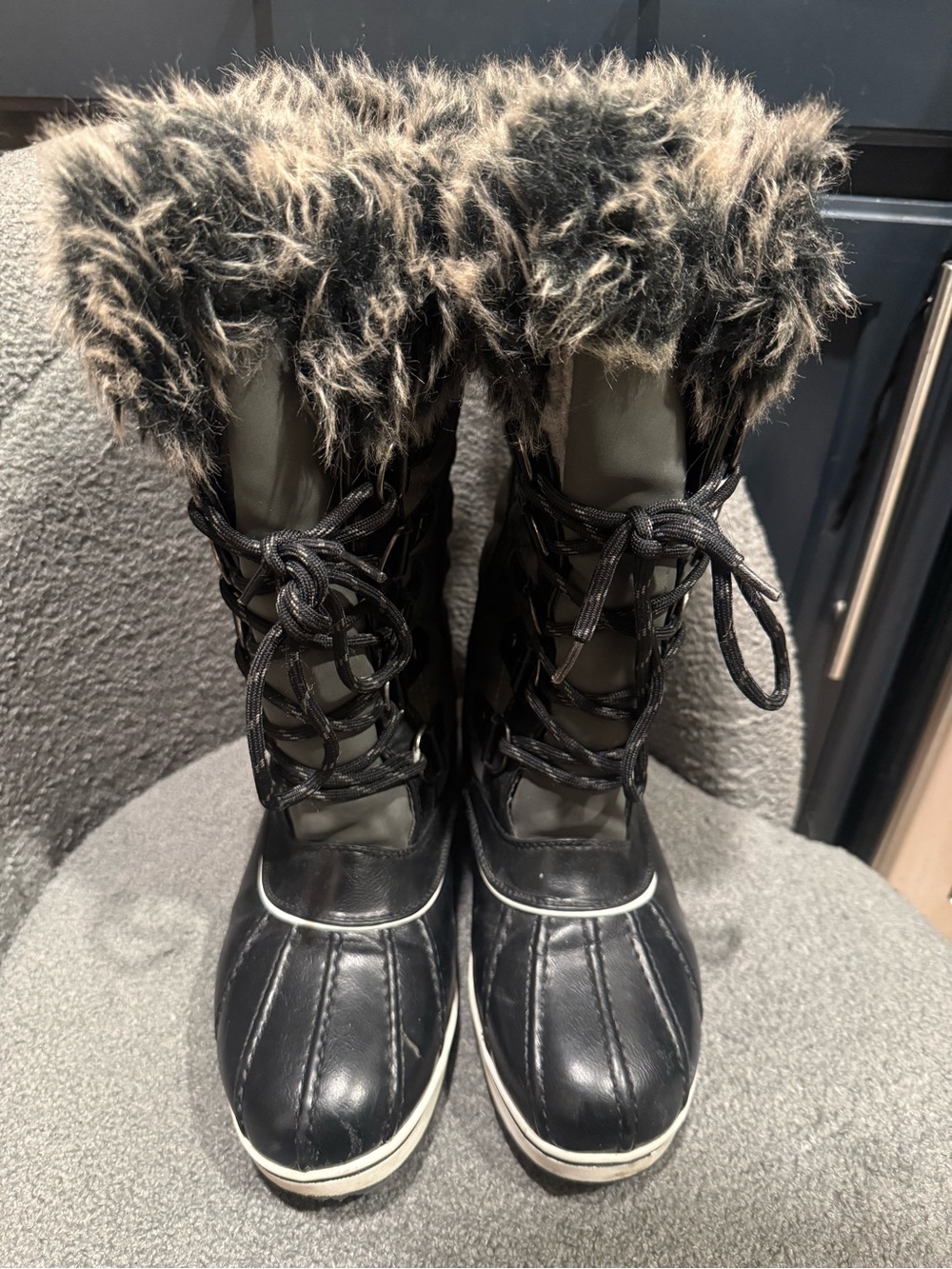 Dream Pairs Women's Black Faux-Fur Trim Winter Lace-Up Boots